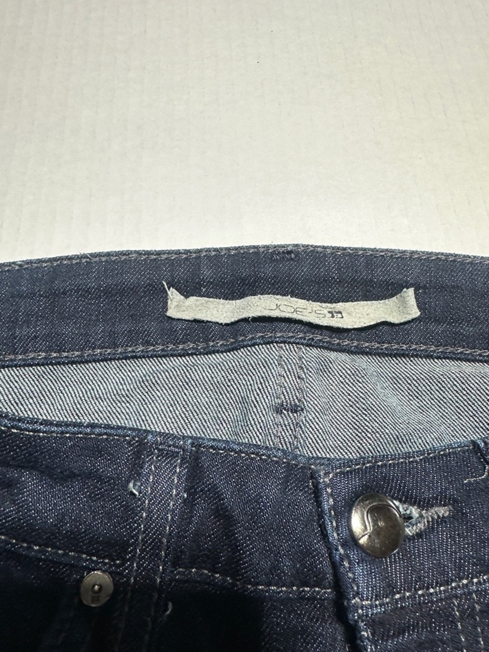 Joe’s Chelsea dark Blue denim Slim Jeans multiple pockets and zipper 98% cotton - Picture 5 of 8